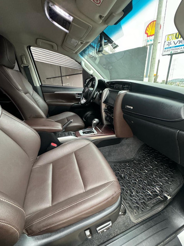 Toyota Hilux SW4 2.8 Srx 177cv 4x4 7as At