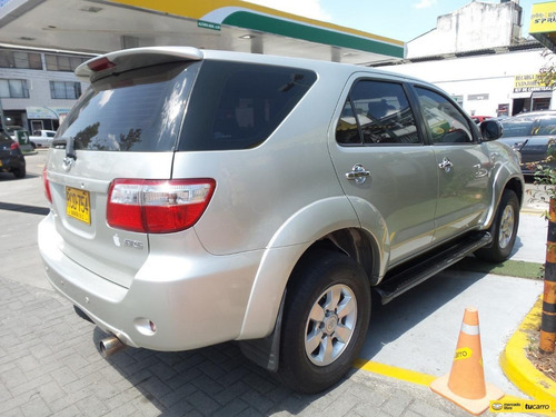 Imagen 7 de 25 de Toyota Fortuner Sr5