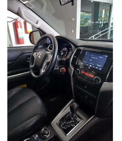 Imagem 4 de 11 de Mitsubishi L200 Triton Sport Hpe 2.4 Cd Diesel Aut.