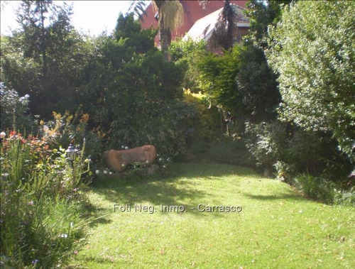 Imagen 3 de 8 de Chalet De Tejas En Dos Plantas, Living Comedor, Cw46308