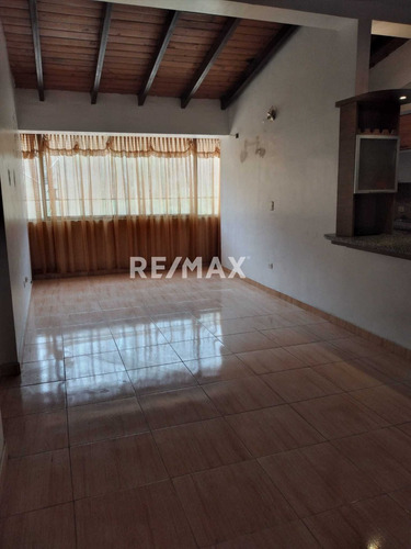 Imagen 2 de 7 de En Venta Hermoso Apartamento Ubicado En Paracotos