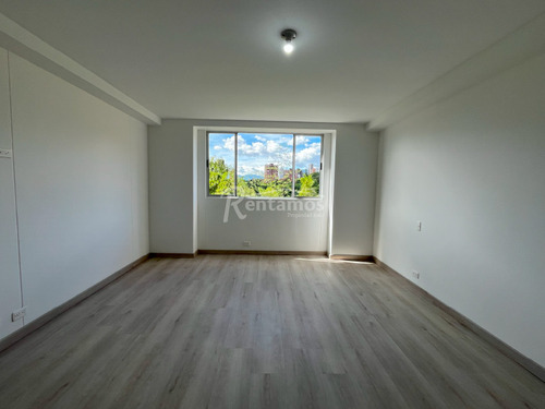 Apartamento En Arriendo En Benedictinos. Cod A776241
