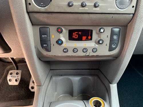 Renault Symbol Previlege 1.6 Completo