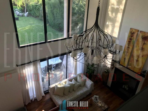 Casa En Venta En Club De Campo Abril