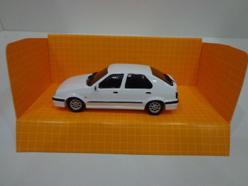 Renault 19 Blanco Ideal Coleccion 1/43 Bellisima Replica