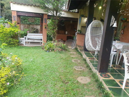 Imagem 3 de 30 de Linda Residência Em Um Bolsão Residencial Em Interlagos, Toda Rodeada Por Um Jardim. - Reo635752