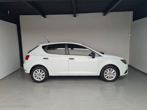 Imagen 5 de 15 de Seat Ibiza 2017 1.6 Reference 5p At