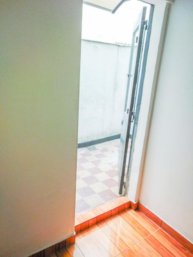 Apartamento En La Comercial - Próximo A Fernández Crespo