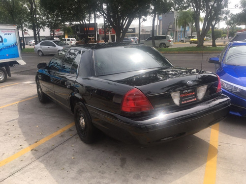 Imagen 7 de 12 de Ford Crown Victoria Police Interceptor 2005 Negro