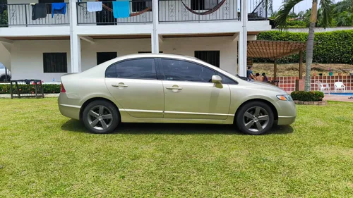 Honda Civic 1.8 Ex 4 p