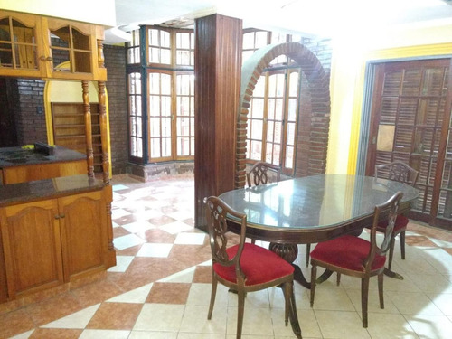 Imagen 7 de 17 de Casa De 3 Dormitorios En Venta En Alberdi Centro Con Cochera Para 3 Autos