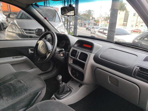 Renault Clio 1.0 16v Privilège Hi-flex 5p