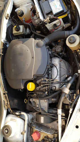 Renault Logan 1.6 Expression Hi-power 4p