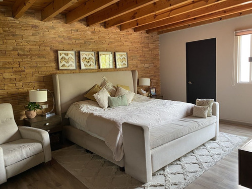 Casa En Venta En Huertas La Joya Queretaro, Con Alberca Y 4 Recamaras.