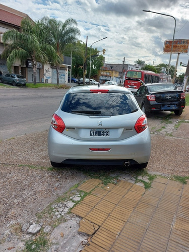 Peugeot 208 1.6 Allure 2014