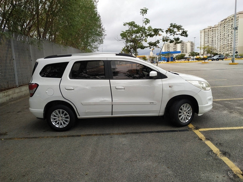 Imagem 8 de 8 de Chevrolet Spin 2014 1.8 Lt 5l 5p