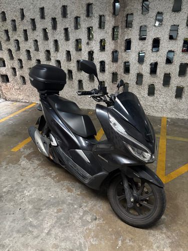 Honda Pcx Abs Cinza Com Baú Atrás