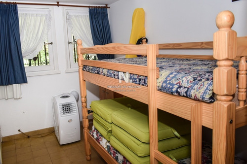 Casa En Punta Del Este , Cantegril- Ref: 3891