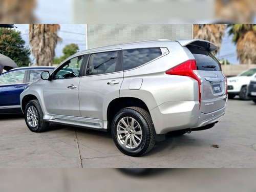Mitsubishi Montero Sport 3.0 V6 4x2
