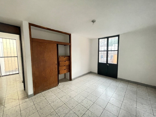 Imagen 19 de 22 de Casa En Renta Calle Alhóndiga