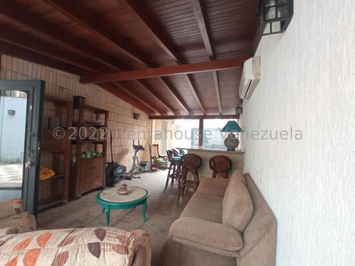 Monicam 23-424 Imponente Townhuse Anclado En Zona Privilegiada, Exquisita Ambientación, De Impecable Diseño, Propiedad De Tipo Duplex Con Amplitud En Sus Niveles De Bella Arquitectura