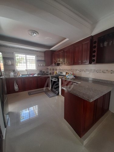 Imagen 2 de 16 de Amplia Casa Con Un Gran Patio En Santiago Llanos De Gurabo (jpc-215)