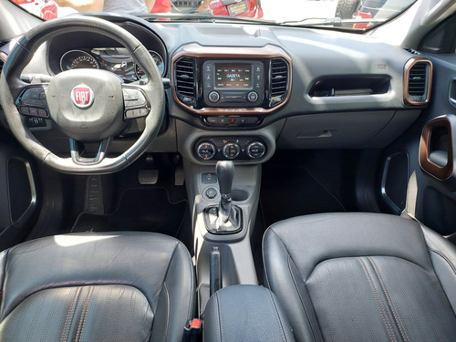 Fiat Toro 2.4 Volcano 16v Flex 4x2 Aut. 4p