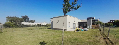 Imagen 27 de 29 de Casa En Venta En San Ramiro - Pilar Del Este