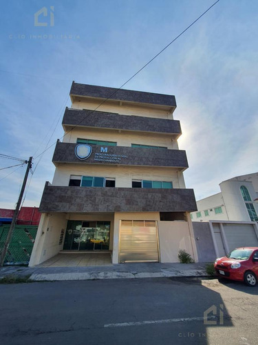 Oficinas En Renta En Veracruz, Fracc. Virginia, 3 Niveles, Elevador, 12 Estacionamientos