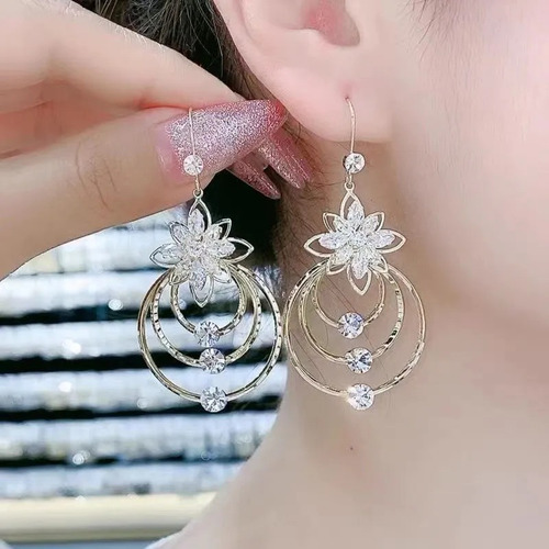Aretes De Circulo Con Flor Moda Fashion