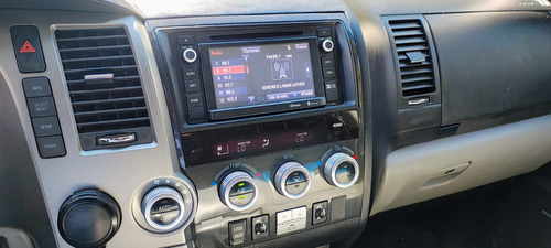 Toyota Sequoia 5.7 Limited V8 At
