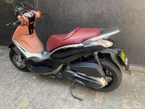 Imagem 1 de 9 de Piaggio Beverly 350 Touring