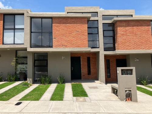 Casa En Venta Zákia Modelo Kandii, Querétaro