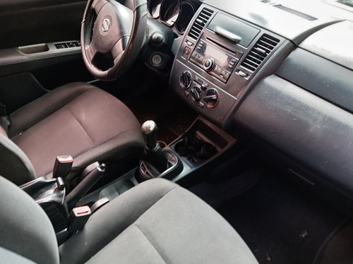 Nissan Tiida Sedan