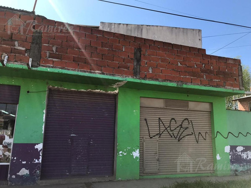 5 Locales En Venta Y Casa 3 Ambientes Sobre Av. Principal - Moreno Norte
