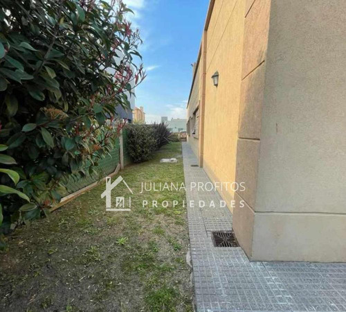 Casa En Barrio Cerrado Los Troncos Berazategui