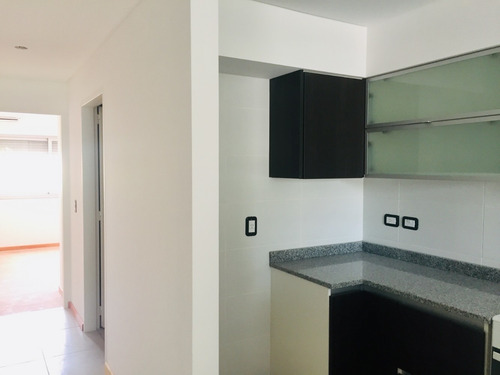 Departamento De 2 Amb Con Excelente Ubicacion En Villa Luro