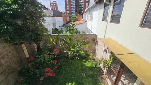 Casa En Venta En Estadio. Cod V12501