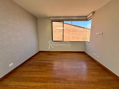 Casa En Arriendo En Loma Del Atravesado. Cod A776184