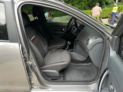 Renault Stepway 1.6 Intense Automática