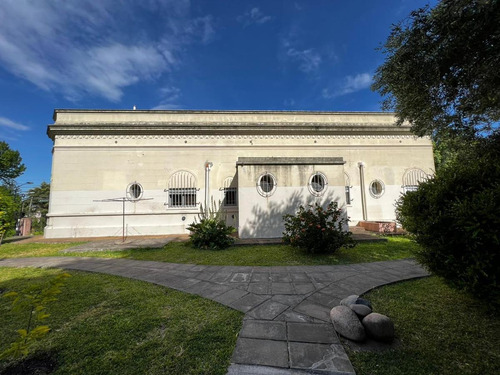 Local Comercial En Alquiler / Casona / Oficina