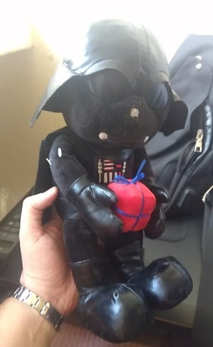 Hallmark Lucasfilm Darth Vader Box Happy Birthday Song Plush (Usado)