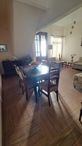 Inversión Hospedaje/amplia Y Gran Patio/conectividad Ruta 6