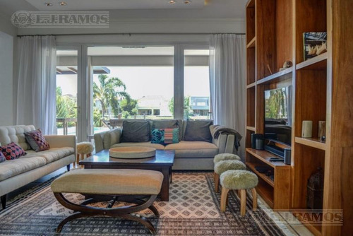 Imagen 8 de 28 de Casa En Venta En Santa Barbara