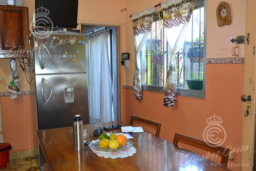 Imagen 11 de 30 de Casa Con Fondo 3 Dormitorios, Quincho- Lanús Este