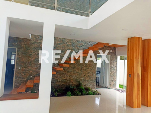 Casa En Venta En Real De Arcos, Casa En Condominio En Venta En Metepec