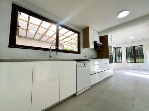 Arriendo Casa En Exclusivo Condominio, Los Trapenses
