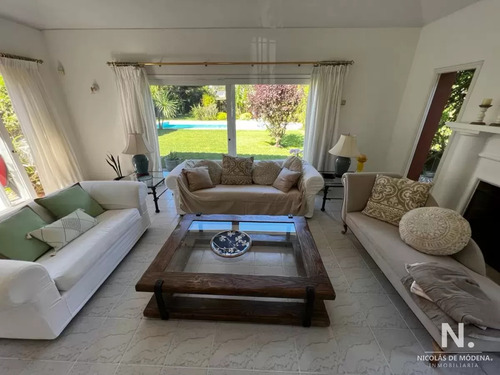 Hermosa Vista Y Comodos Espacios En El Gran Casa En San Rafael