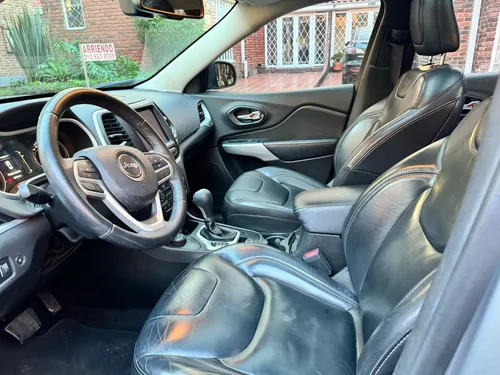 Jeep Cherokee 3.2 Longitude Plus