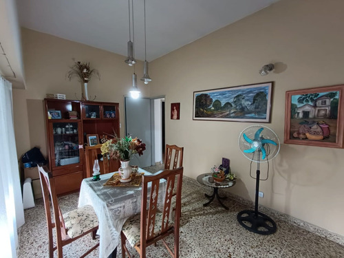 Casa En Venta Mas Local, Ideal Inversor Hurlingham